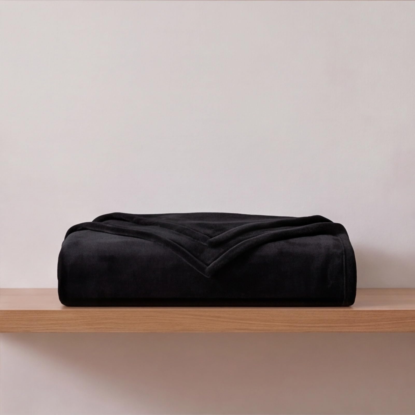 Couverture polaire flanelle douce noire pour des moments doux