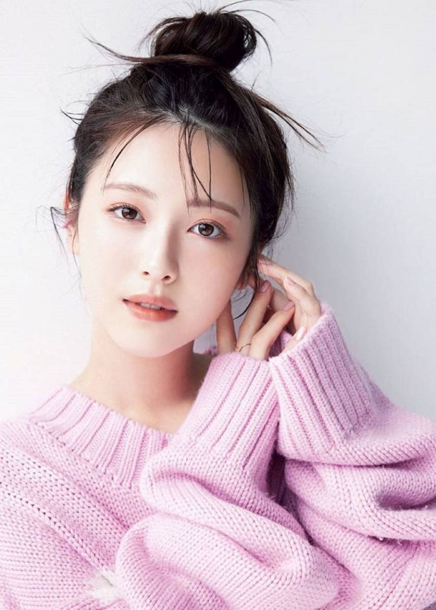 Amazon.co.jp: 超 浜辺 美波ポートレート（A4サイズ） No-3 : おもちゃ