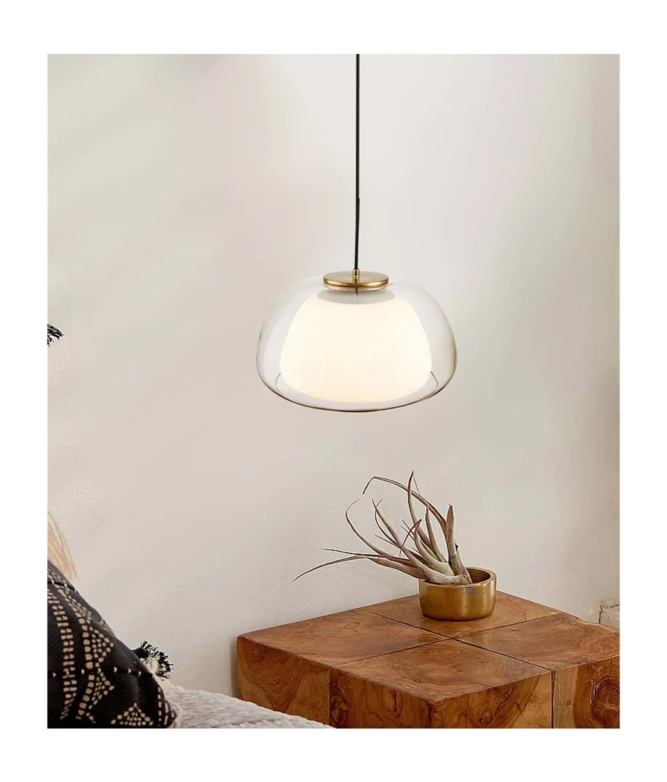 Plafonnier LED suspendu à éclairage homogène et design gelée en verre pour un confort visuel