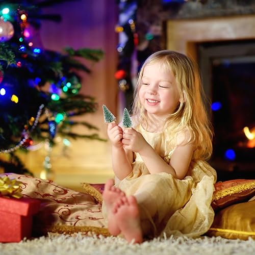 Miniatura 3 de VICASKY 10 árboles de Navidad en miniatura de 2.0in, mini árbol de pino con base de nieve y madera, árboles de Navidad con base de madera, mini