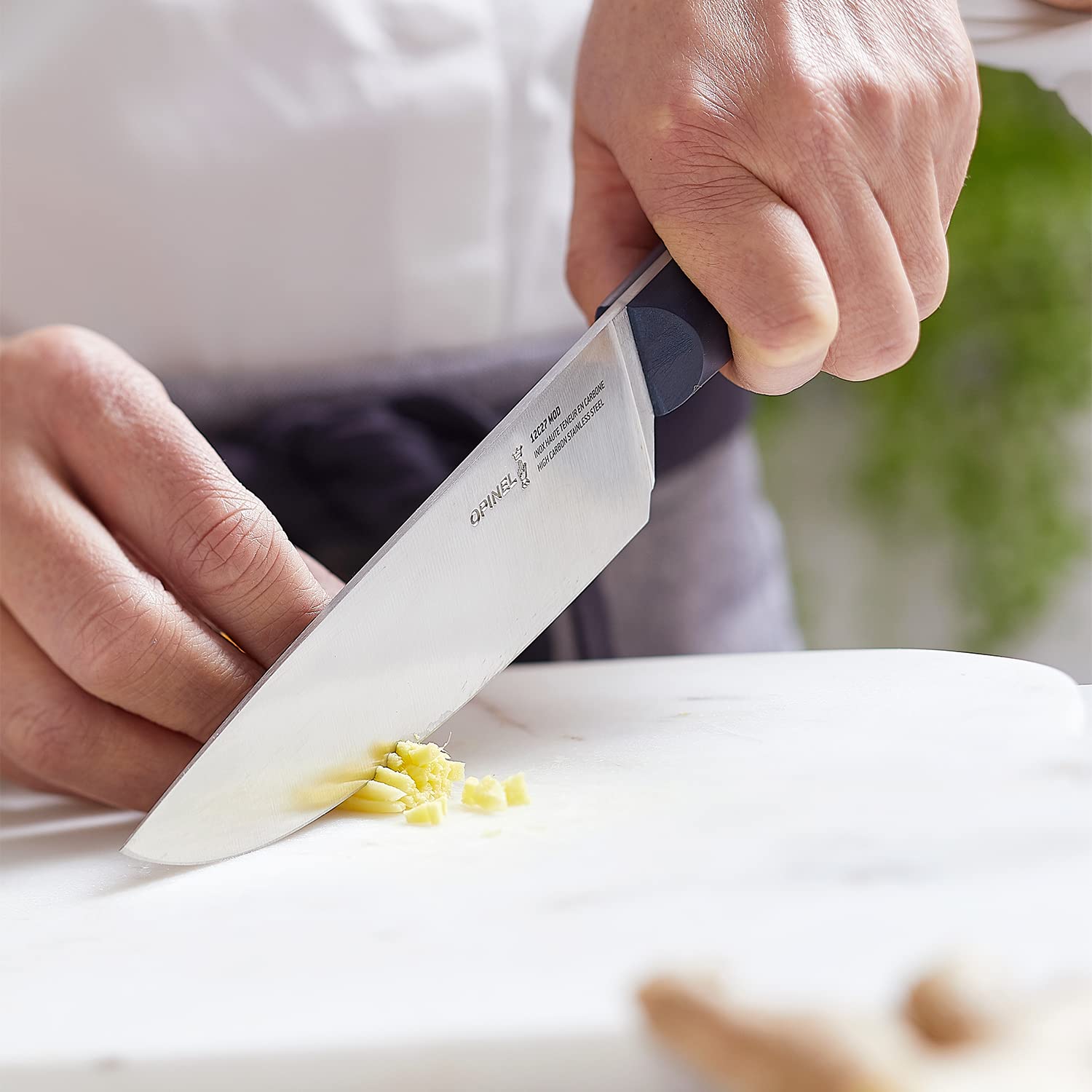 Opinel - N°218 Couteau de Chef 20 cm Intempora - pour Couper, Émincer, Hacher - Lame Inox Rigide - Manche Polyoxyméthylène Robuste - Fabrication Française