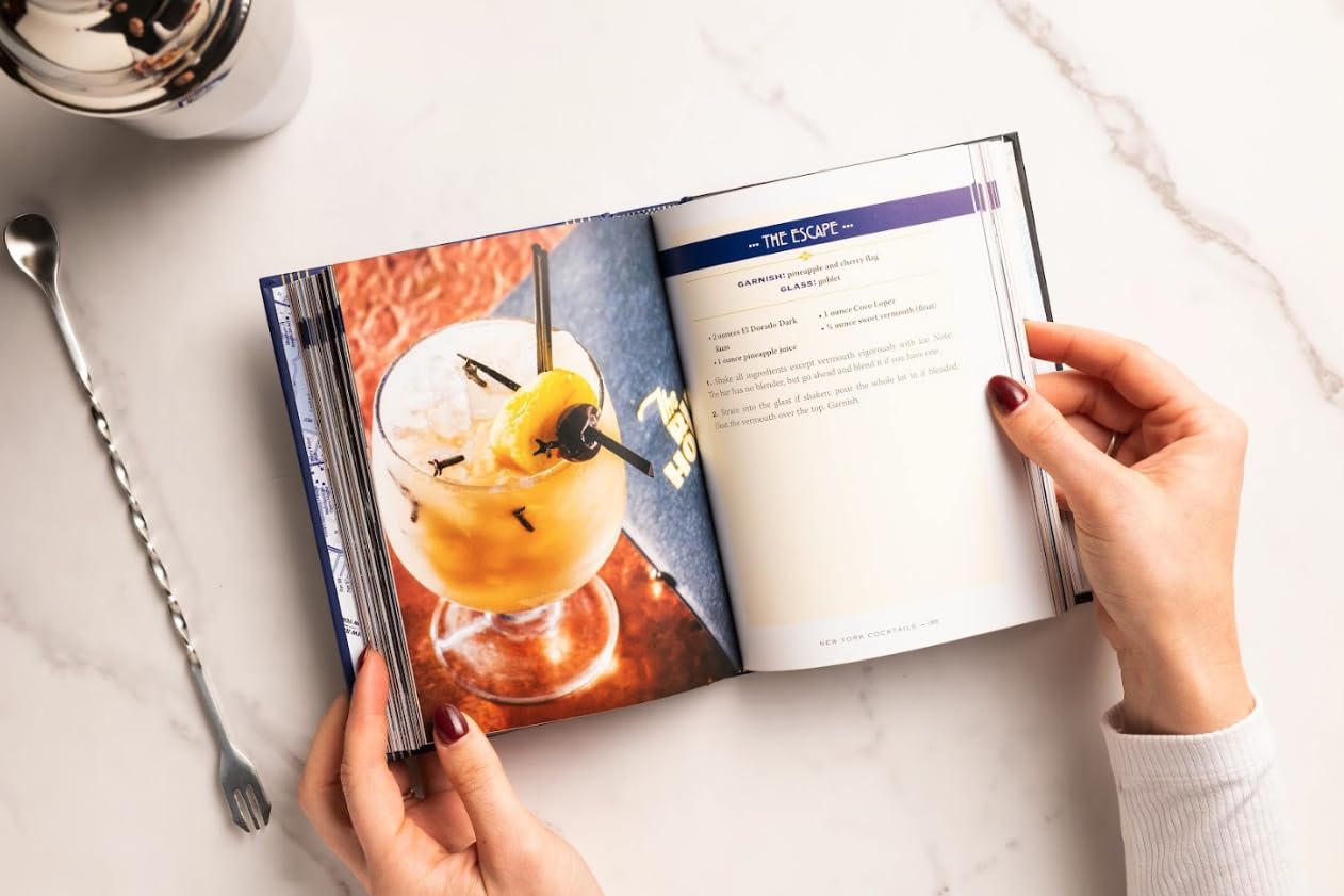 New York Cocktails: An Elegant Collection of over 100 Recipes Inspired by the Big Apple (Travel Cookbooks, NYC Cocktails and Drinks, History of Cocktails, Travel by Drink)