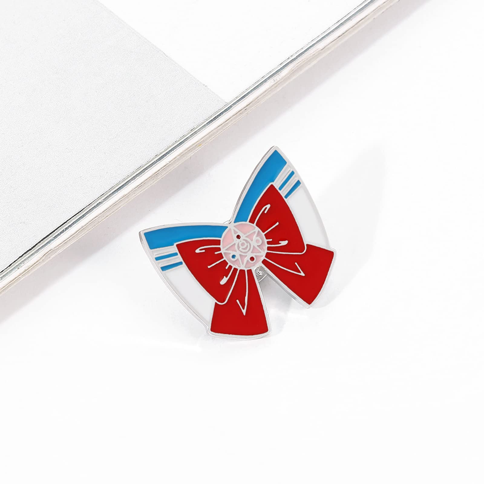 Spilla for donna Spilla con fiocco a forma di cartone animato Spilla carina Smalto Spilla smaltata Distintivo in metallo Spilla a corpetto for bambini Uomini Donne