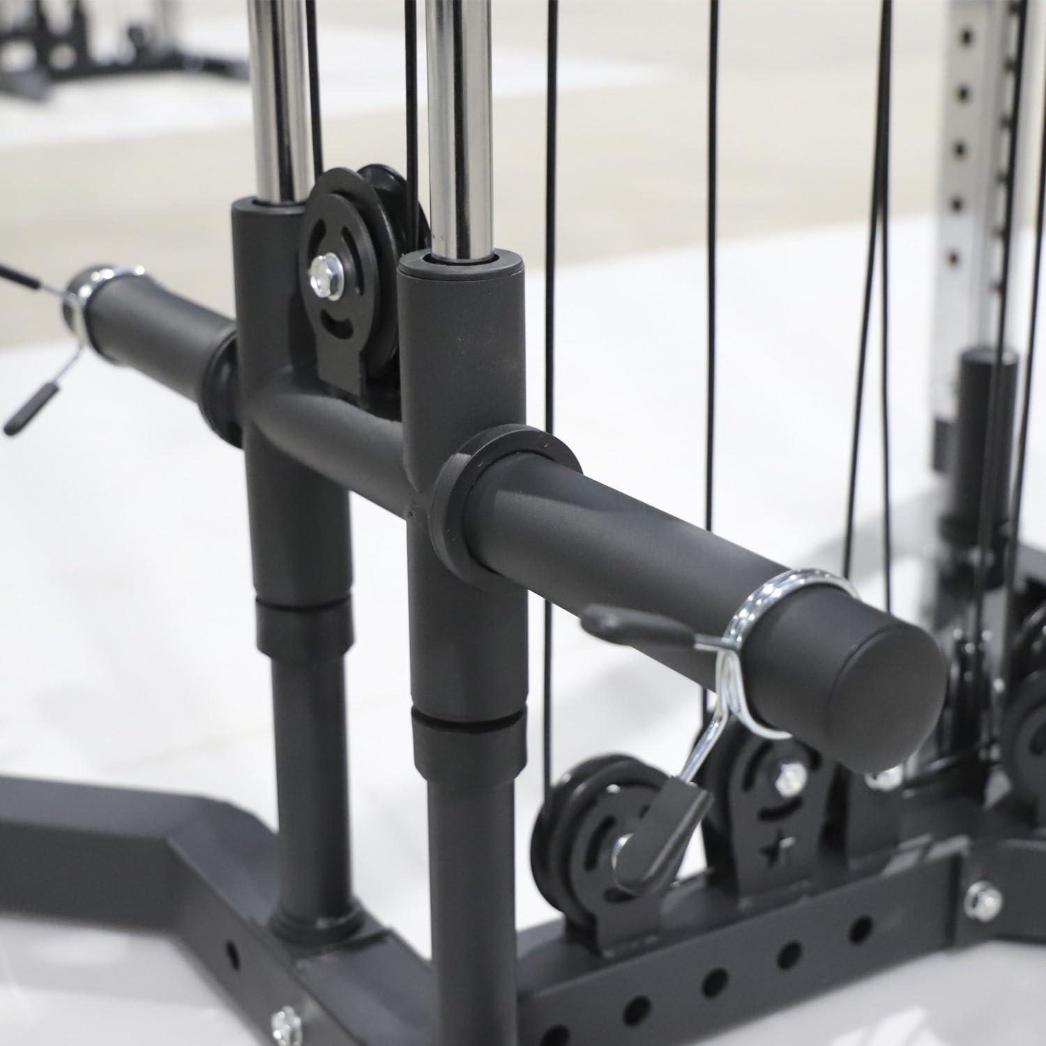 Train Hard® Erweiterbare Station Kabelzug Trainer Latzugstation Kraftstation Cross Over mit Klimmzugstange, Bizeps- / Trizeps-Stange zur Brandneues Modell 2024