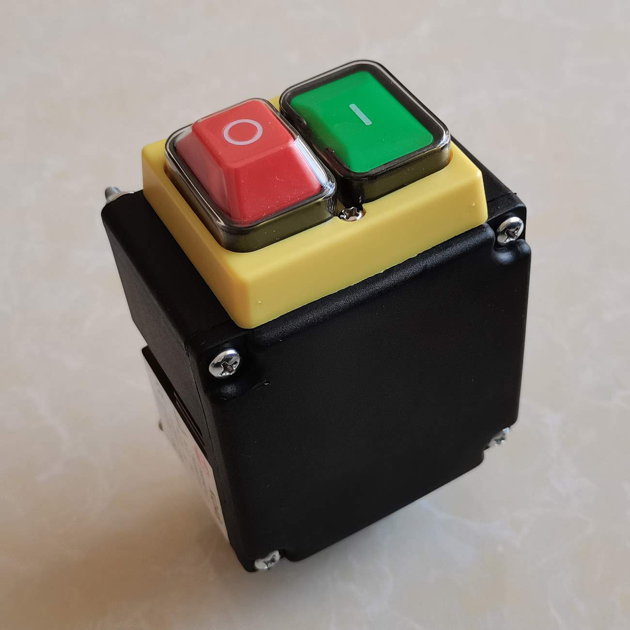 Interruptor electromagnético KEDU KOA8 Interruptores de botón a prueba de agua con protección contra falla de energía y bajo voltaje 230V 50HZ AC-3 16A AC-15 8A IP54