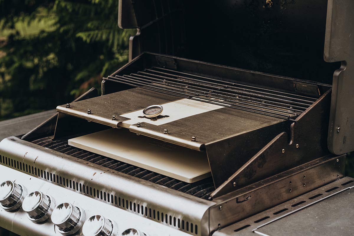MOESTA-BBQ 19714 PizzaCover Flex Set - Gasgrill Edelstahl Pizzaaufsatz - Set mit Pizzahaube, Pizzaschieber und Pizzastein