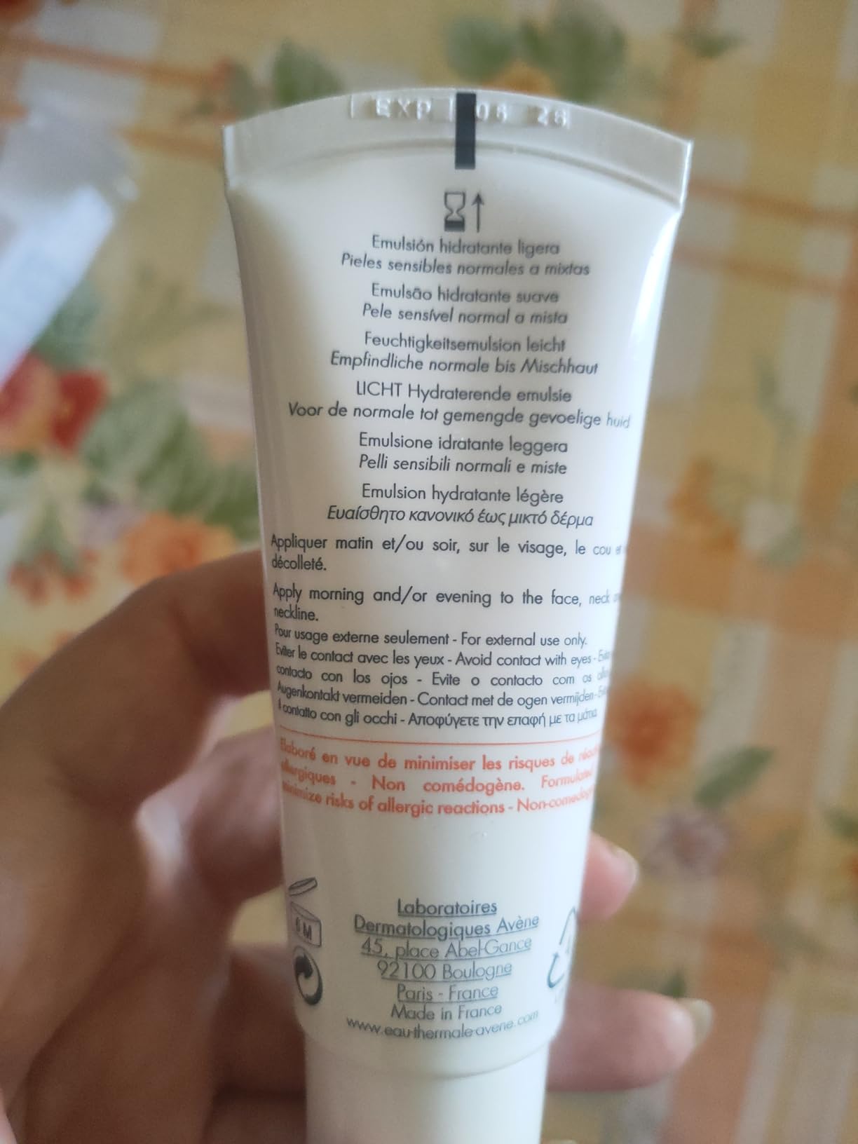 Eau Thermale Avene Avène Hydrance LIGHT Hydrating Emulsion, Daily Face Moisturizer Cream, Non-Comedogenic, 1.3 Oz