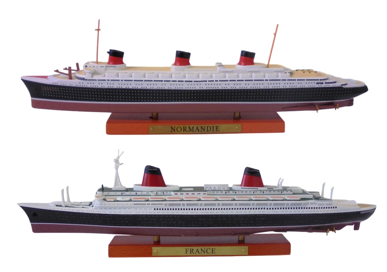 OPO 10 - Set of 2 Miniature replicas of The Most Famous French transatlantic Liners, The Normandie + The France, Scale 1/1250 or 25 cm - PA4