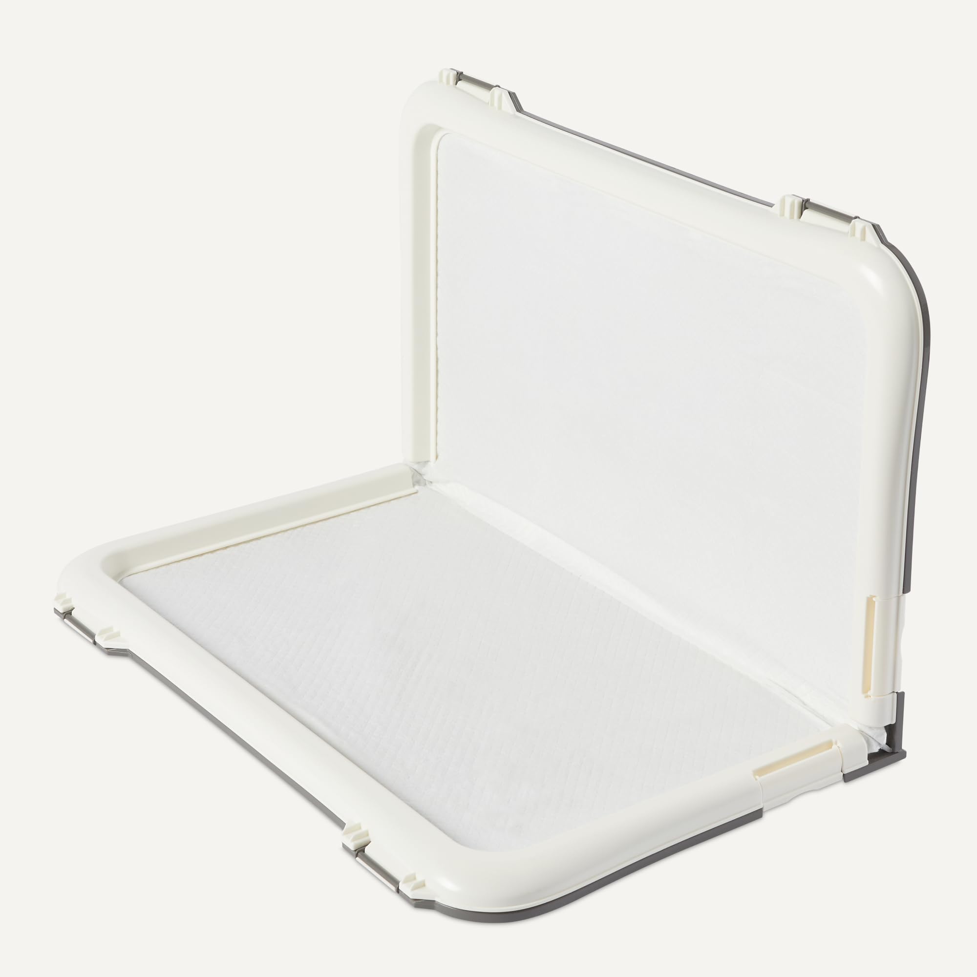 Amazon Basics Uchwyt na matę treningową dla psa, z bezpiecznymi zamknięciami, bardzo gruby i antypoślizgowy, plastik z recyklingu, 71,1cm x 86,4cm, L, biały i antracytowy