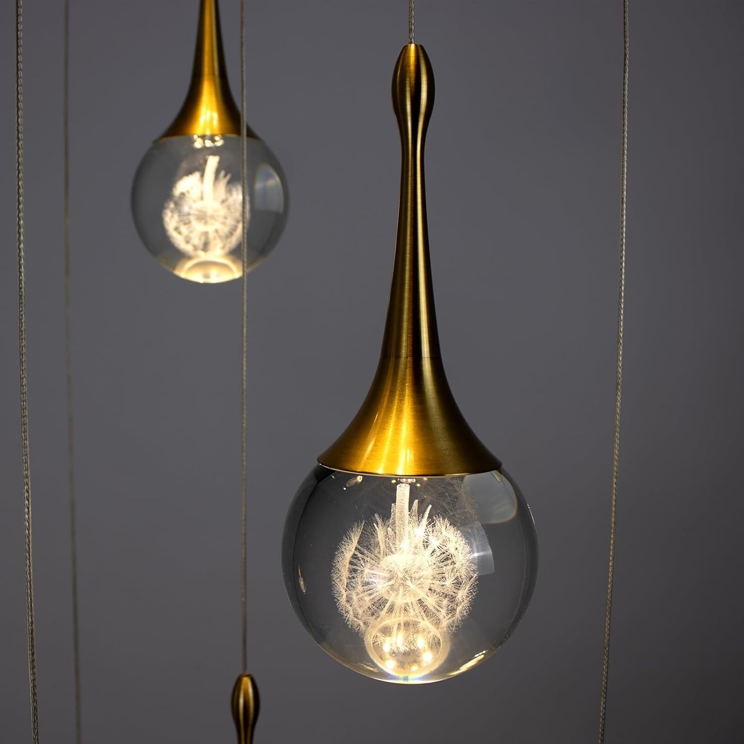 Lustre d'escalier LED doré Haut Plafond Suspension Luminaire intensité Variable télécommande Moderne Cristal en Forme de Goutte d'eau Longue Lampe Suspendue Cage d'escalier Salon entrée