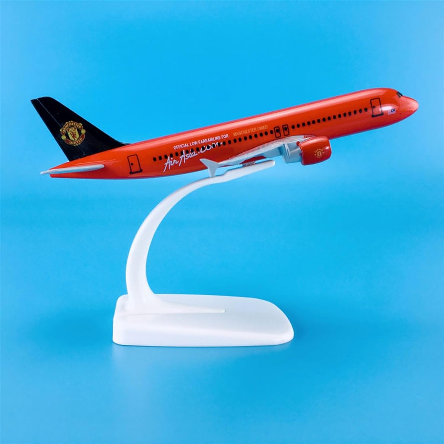 Miniature Scale 1 235 16cm ABS Metal Airplane Model Aircrafts Static Airbus A320-200 for Die Casting Plane Flying Toy Game Kits