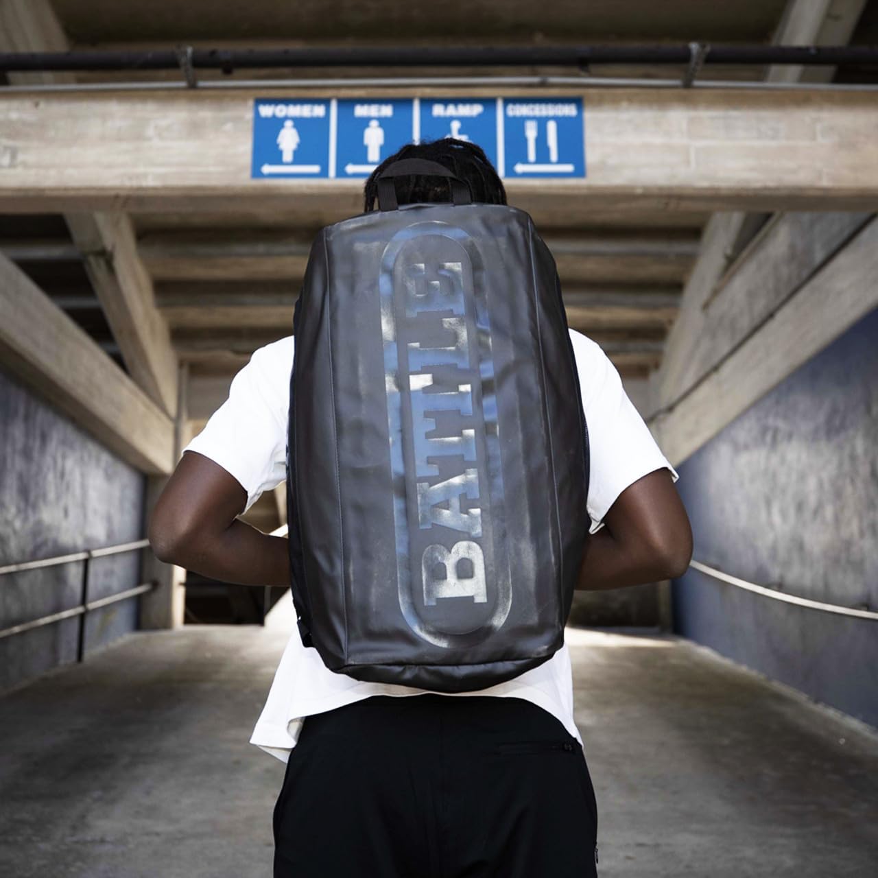 Battle Sports Vault Duffle Bag - Gym Duffle Bag with Vented and Expandable Pockets, Adjustable Shoulder Straps, Top Grab Handle, Made with Durable Material, Football Accessory, Gym or Carry On Bag - Image 5