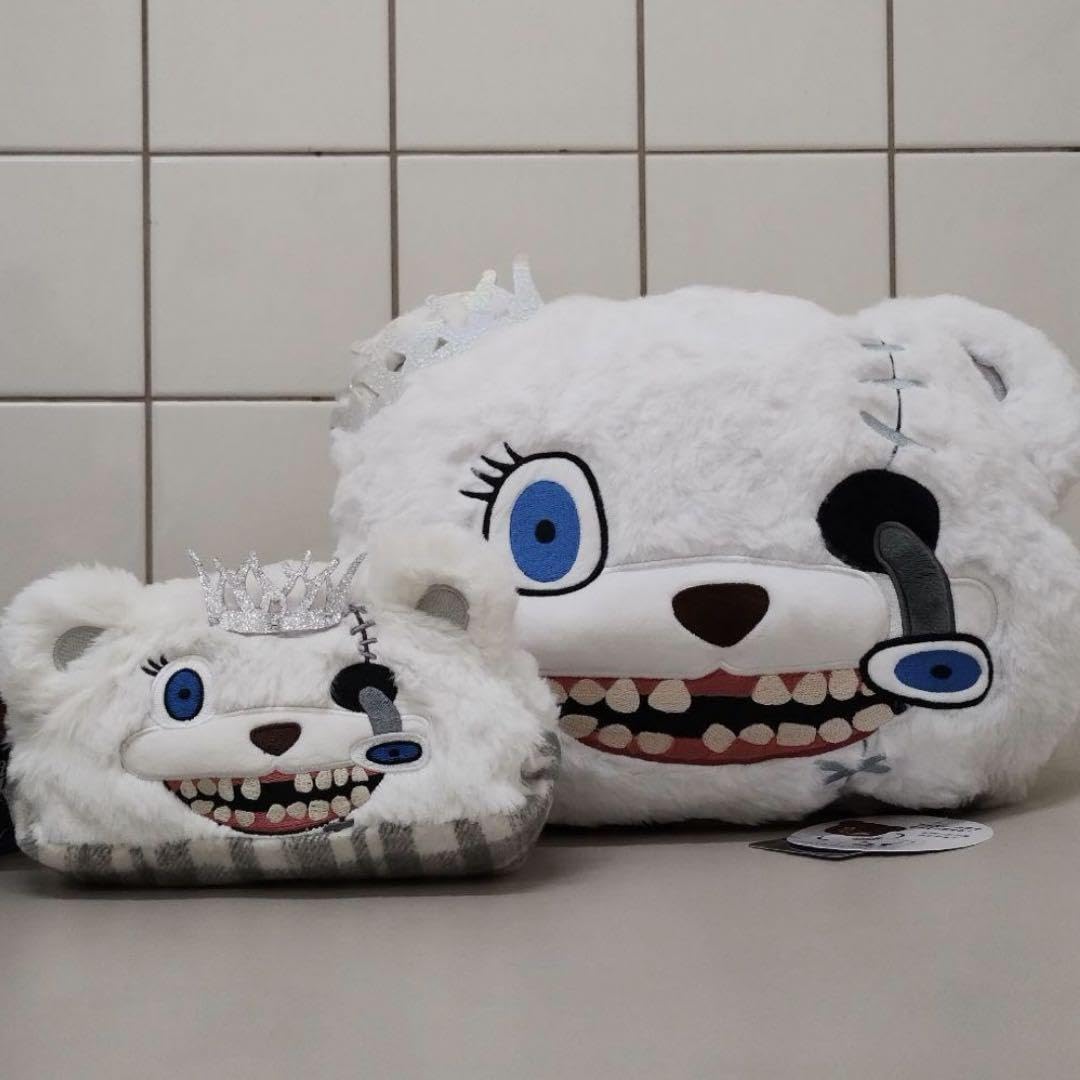 新品！ USJハミクマソウルクッション・ペンケース・キーチェーン