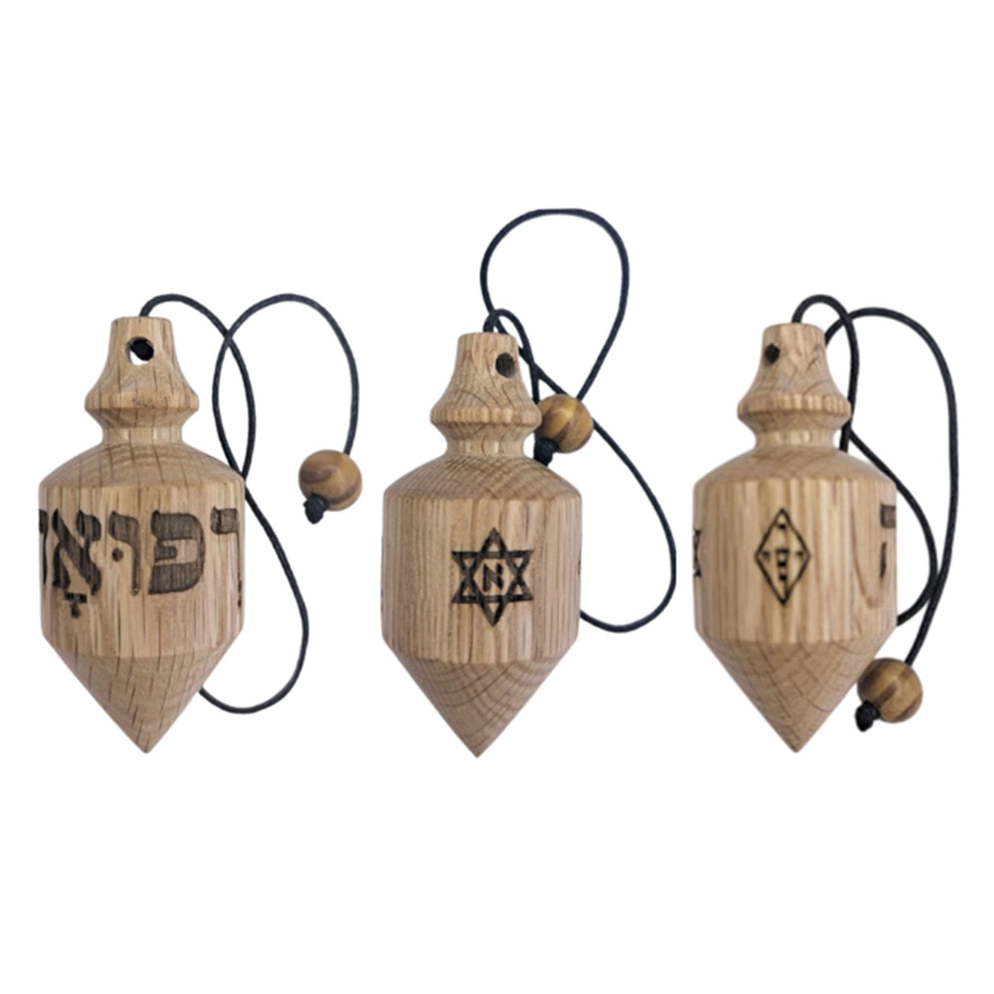 Péndulo grabado Hebreo de Radiestesia en Madera de Roble - Diagnóstico Energético y Sanación Holística con Caja Grabada y Saquito - Péndulo Cónico para Terapeutas, Chakras y Reiki