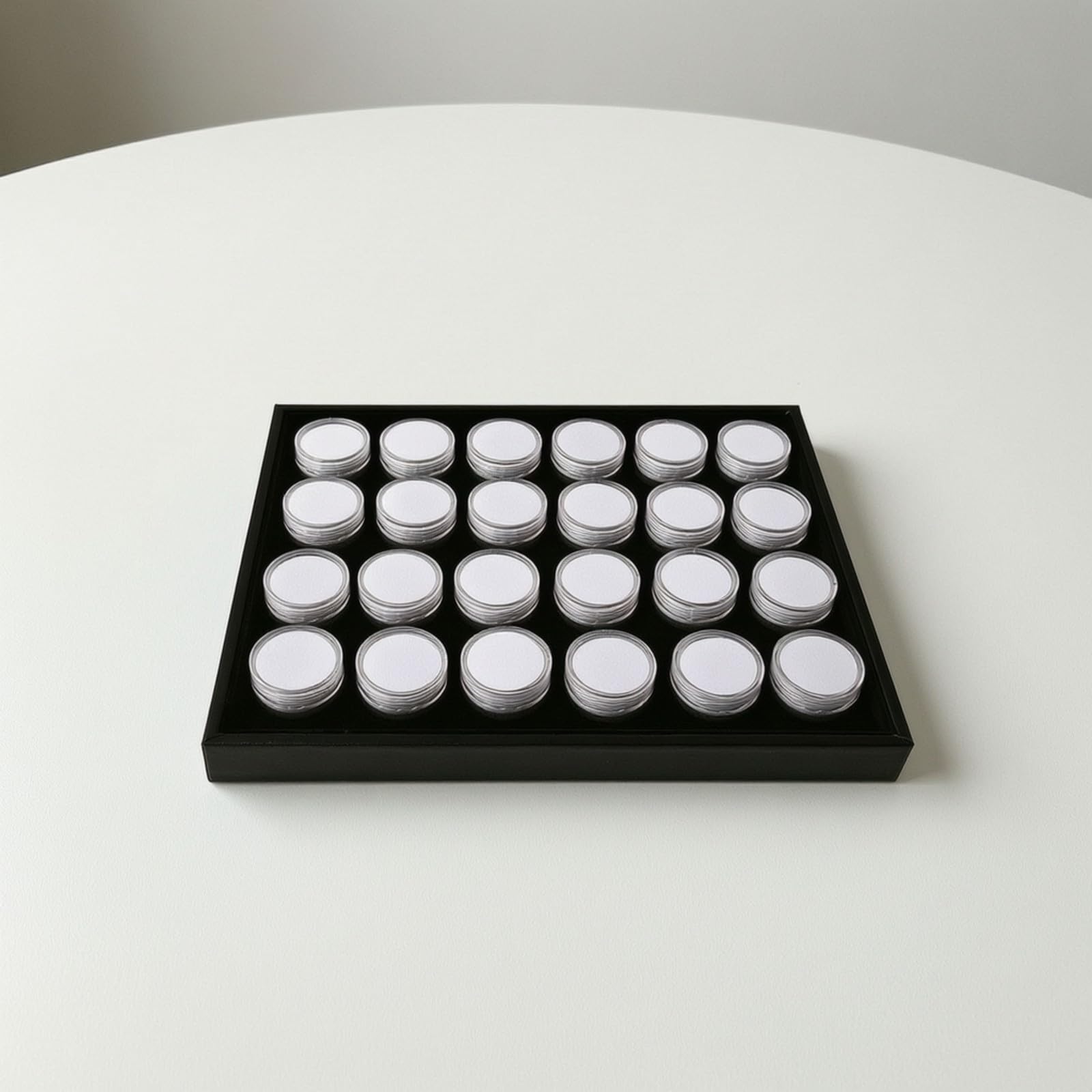 Plateau Présentoir Bijoux Acrylique 24 Pots Ronds Transparents pour Perles Pierres Précieuses Organisateur Rangement Couvercles pour Comptoir Artisanal Décoration, Style to 2
