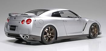 Amazon.com: Tamiya Nissan GT-R R35 - 1/24 Scale Model Kit