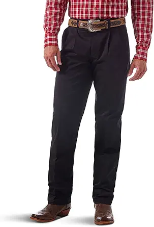 Wrangler Men's Pleated Front Casual Pant