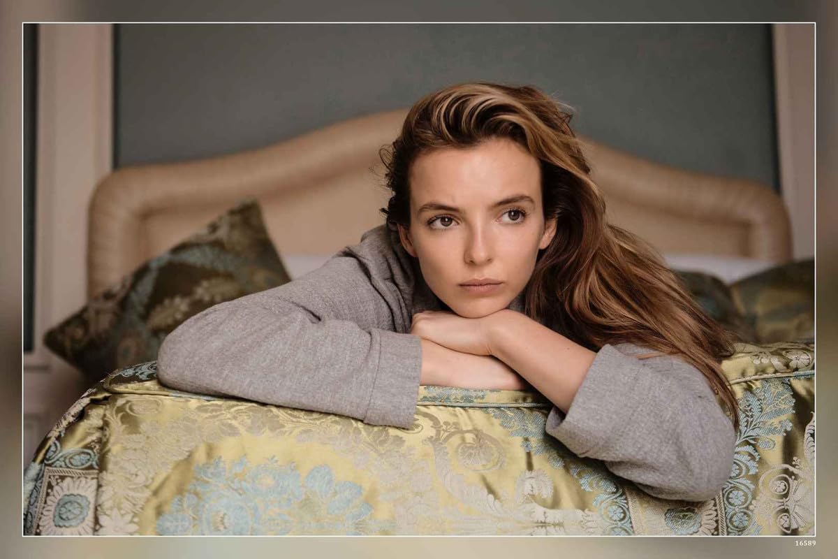 POSTERDADDY Killing Eve Jodie Comer Poster Reprint Matte Finish Paper Unframed 12 x18 Inch (Multicolor) - 16589