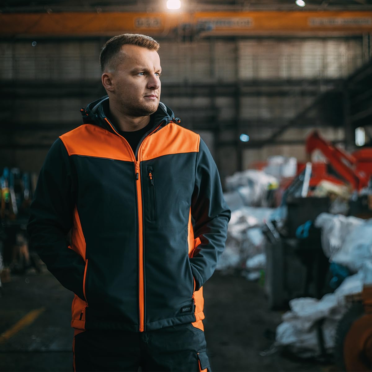 SARA WORKWEAR Arbeitsjacke Herren Softshell - Arbeits Softshelljacke Wasserdicht, Winddicht und Atmungsaktiv - Arbeitskleidung Herren aus Fluoreszierenden Materialien Gr.S-XXXL