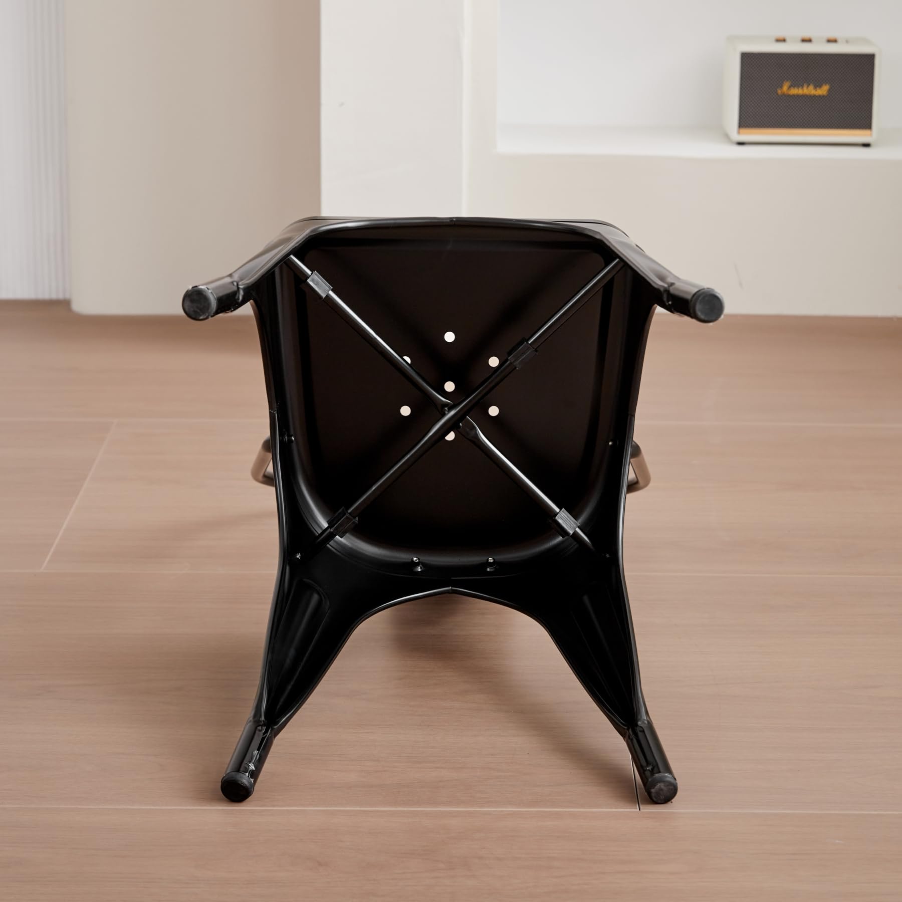 Lot de 4 Chaises de Salle à Manger de Style Industriel Rétro, Aspect Métal, Design Empilable, Chaises pour Restaurants, Bistros, Cafés, Mariages dans Le Jardin - Noir