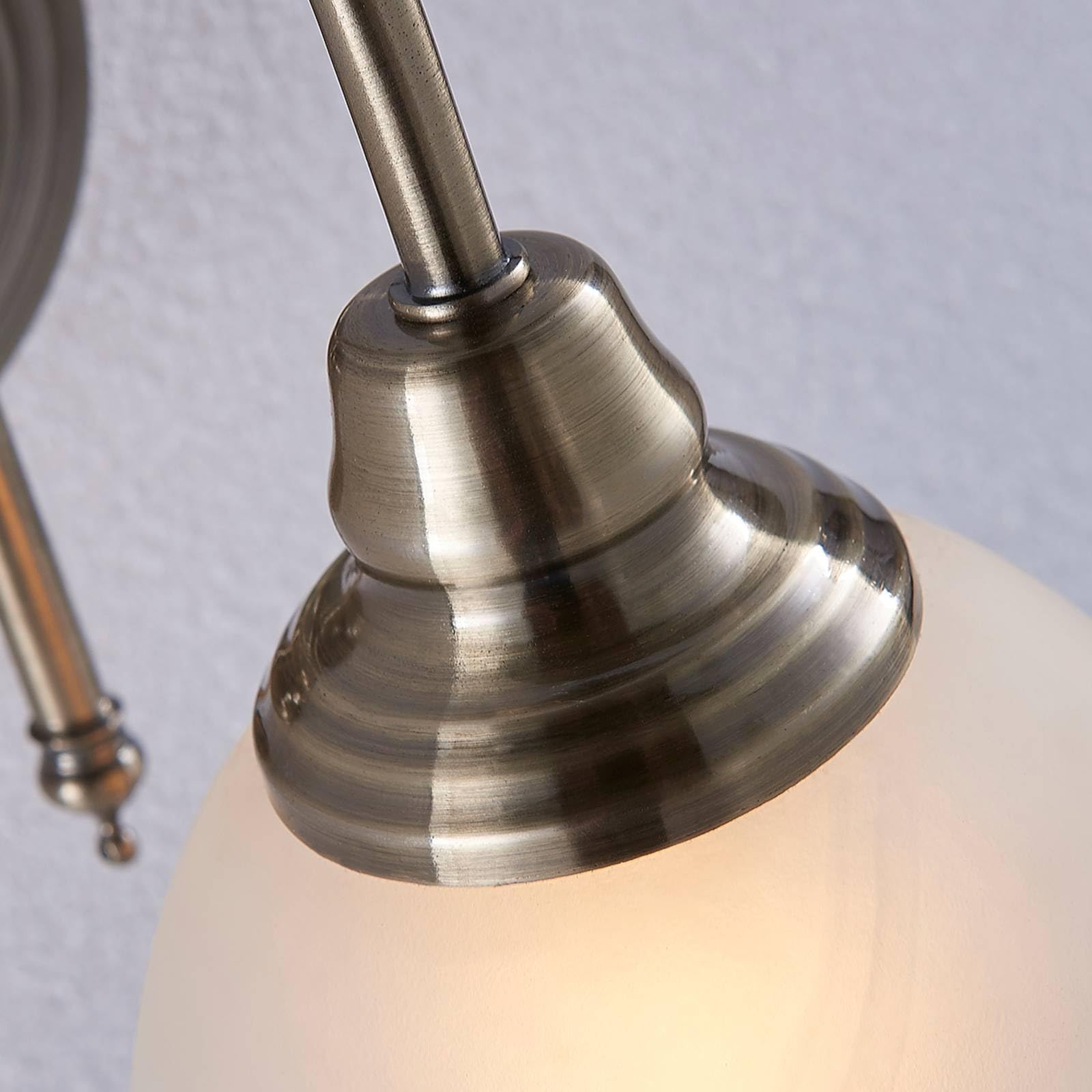 Lindby Wandleuchte, Wandlampe Innen Hanna (Retro Vintage Antik) in Weiß aus Glas (1 flammig E14) - Wandstrahler Wandbeleuchtung Schlafzimmer/Wohnzimmer Wohnzimmerleuchte
