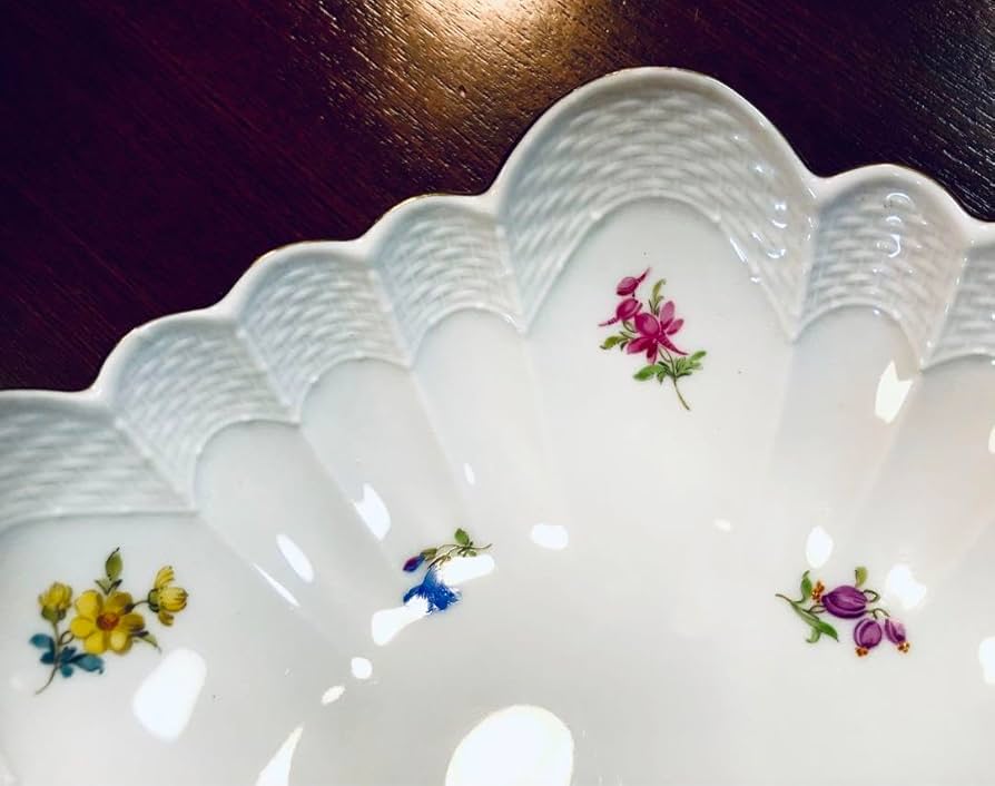 Amazon.co.jp: マイセン 白磁浮彫 花絵付け 花弁五輪 ボウル : ホーム Amazon.co.jp: マイセン 白磁浮彫 花絵付け 花弁五輪 ボウル : ホーム