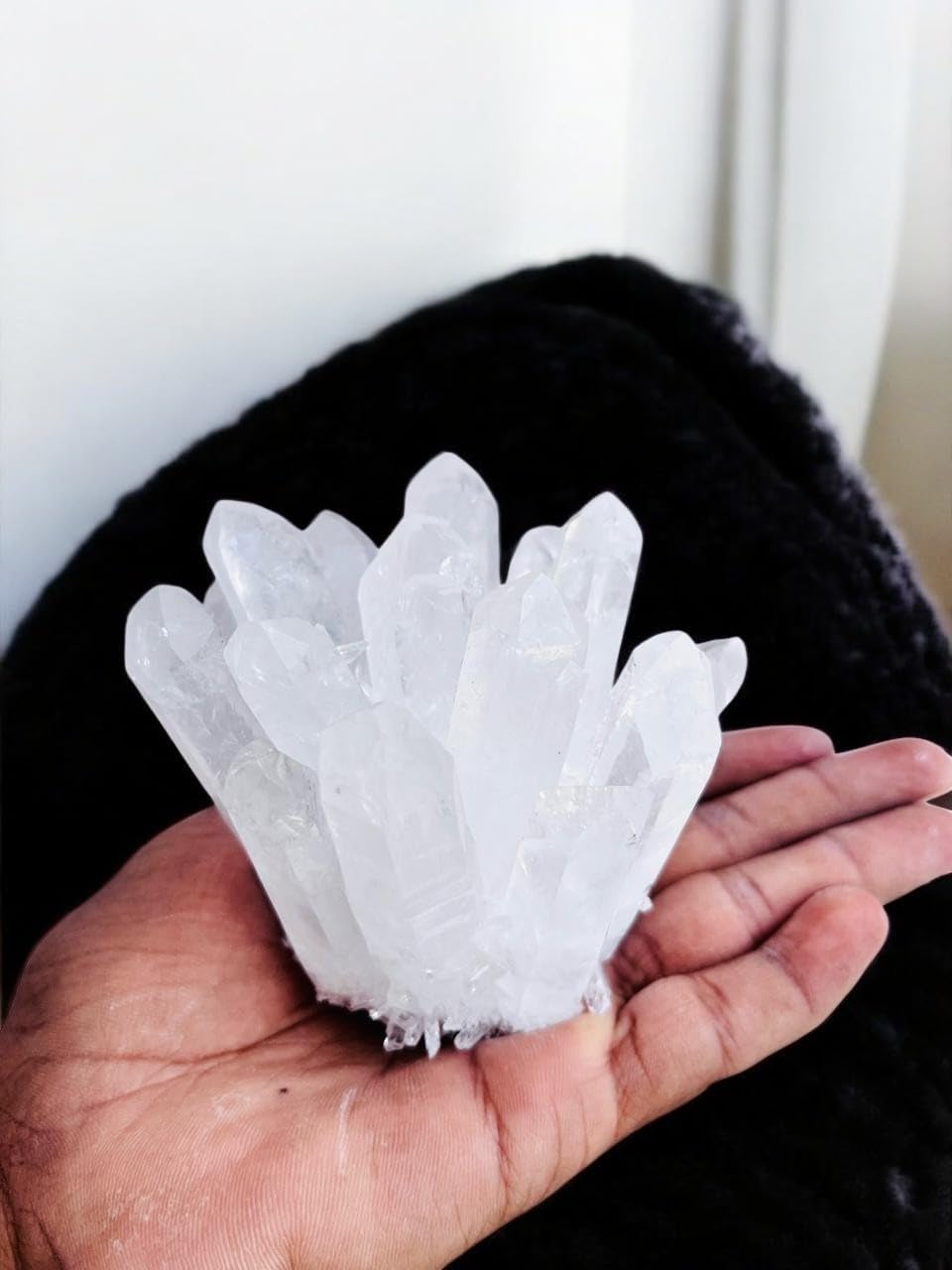Natural Clear Crystal Quartz Cluster, Himalayan Clear Crystal Quartz Geode Cluster Rock Geode for Positive Energy, Vastu Defects Home Decor Office Decoration Crystal Healing EMF Protection 1LBS