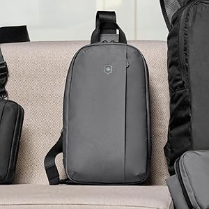ESSENTIALS ボディバッグ ブラック S essentials エッセンシャル