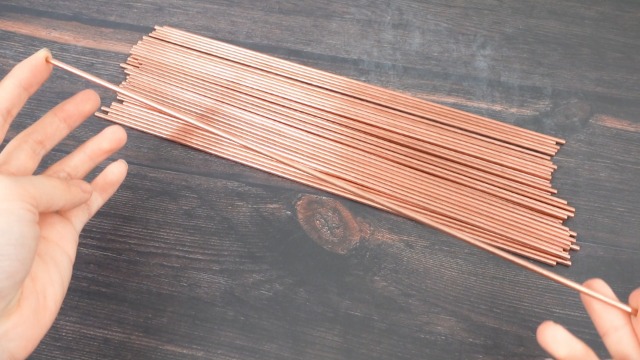 Image of Therwen 50 Pcs Pure Copper Round Rod 11.8 Inch Length Bare Metal Solid Copper Rod Lathe Bar Stock for Crafts (0.12 Inch / 3 mm in Diameter)