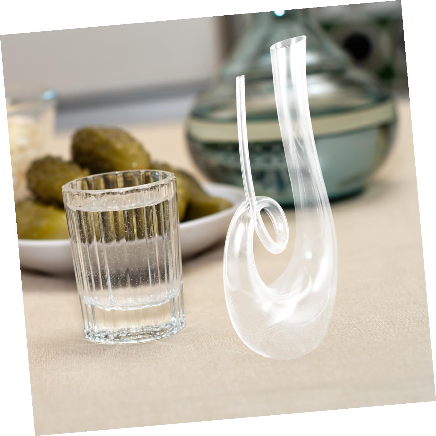 DOITOOL Decanter per Vino in Cristallo Trasparente 1300Ml Aeratore Creativo Piccolo e Unico Distributore di Bevande Conico per Ristoranti Bar e Uso Domestico