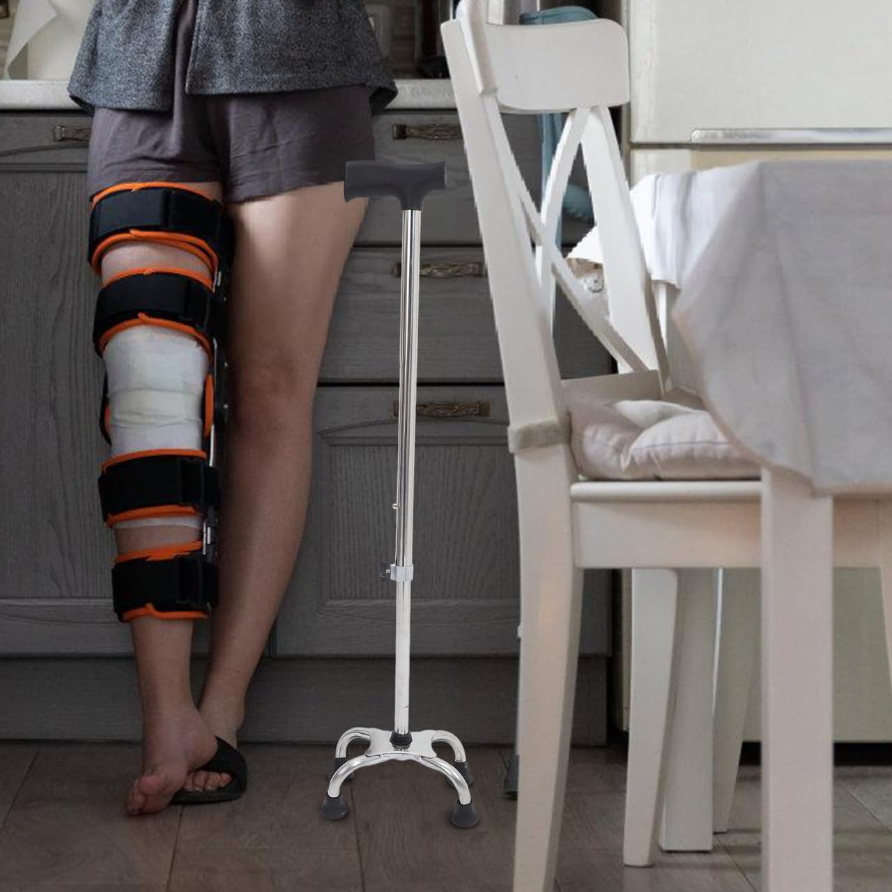 Didiseaon Stampelle ergonomiche antiscivolo con base piatta a quattro punte in acciaio inox per uso interno per anziani e individui con difficoltà di mobilità