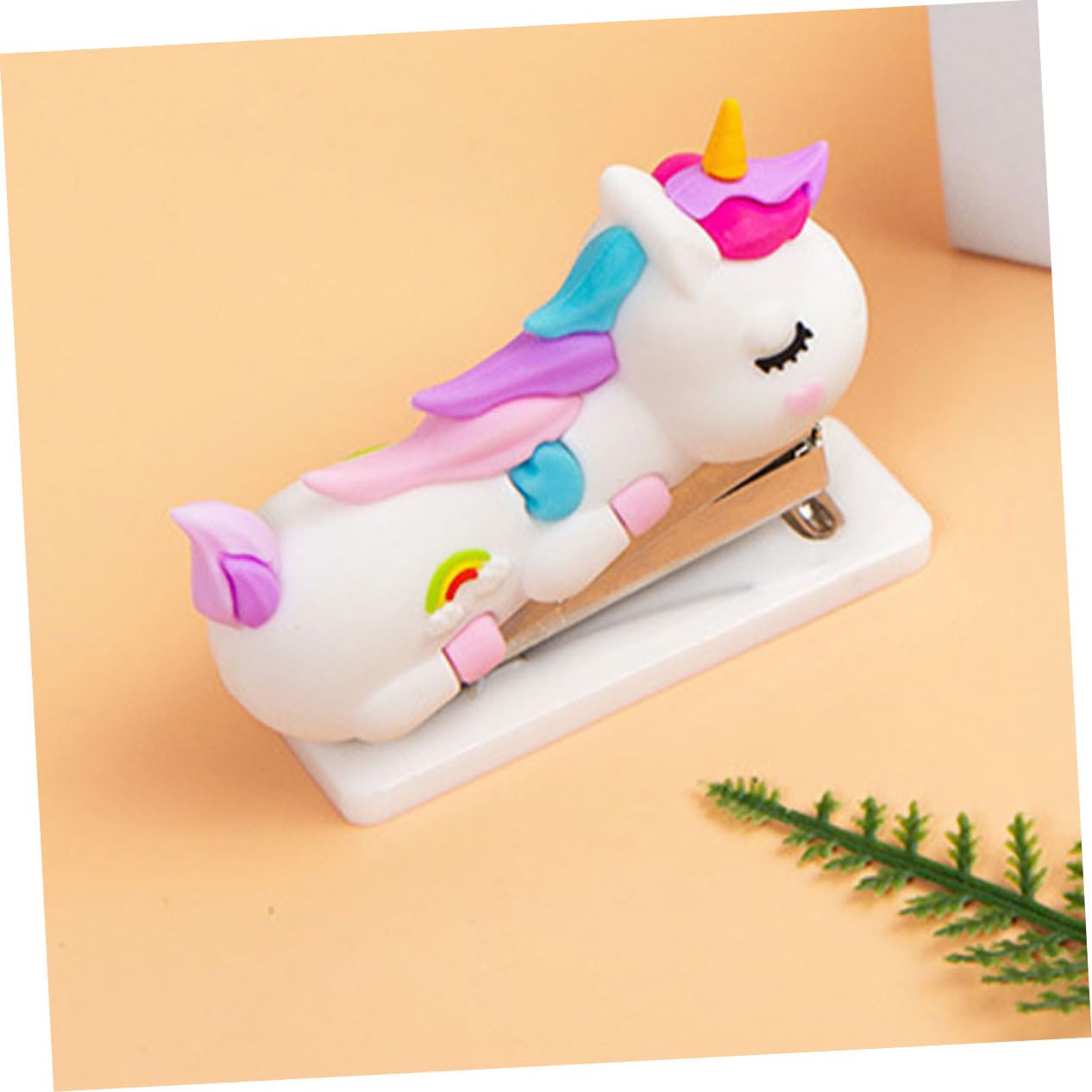 6pezzi Cute Stapler Portable Handheld Office Stapler for School and Home Smooth Stapling Performance Desk Decoration