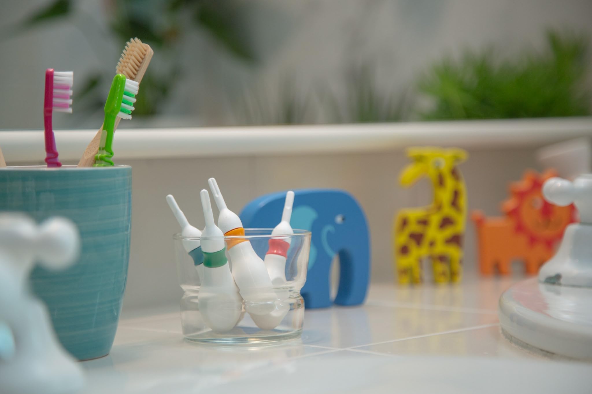 l'innovativo dispositivo brevettato per una pulizia delle orecchie sicura, efficace ed eco-sostenibile. Riutilizzabile, garantisce un’igiene auricolare superiore a casa e in viaggio.