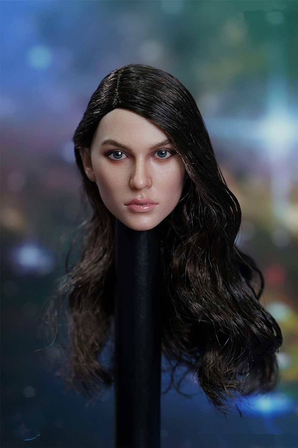 Tête féminine 1/6 AMITD pour customiser un corps articulé de 30 cm peau bronzée