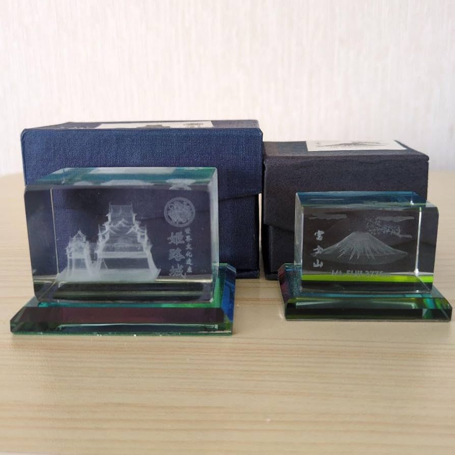 Amazon.co.jp: クリスタルガラス 彫刻置物 オブジェ富士山 姫路城 2個