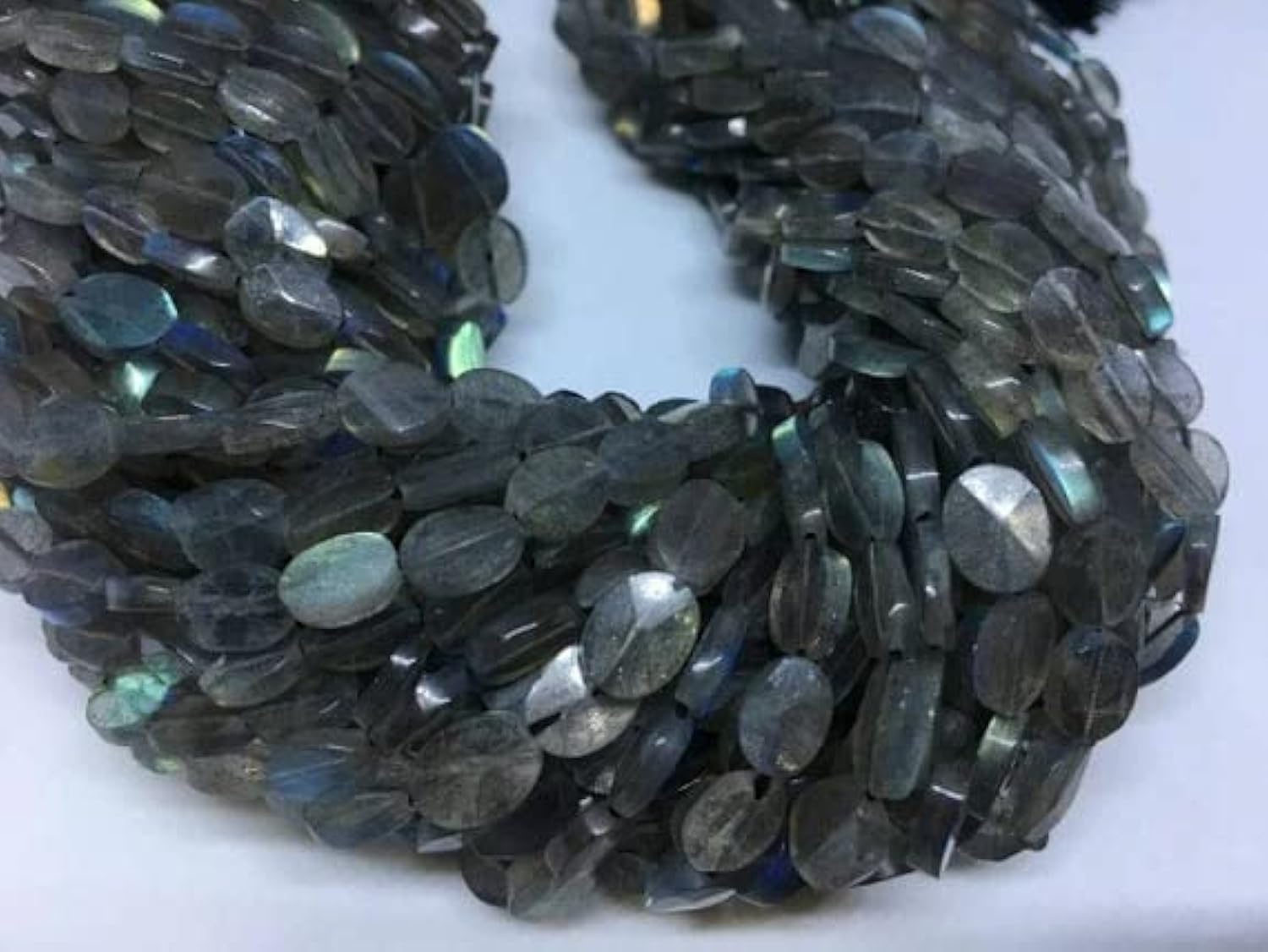 Labradorite naturelle en perles ovales pour sublimer vos ateliers de joaillerie fait main