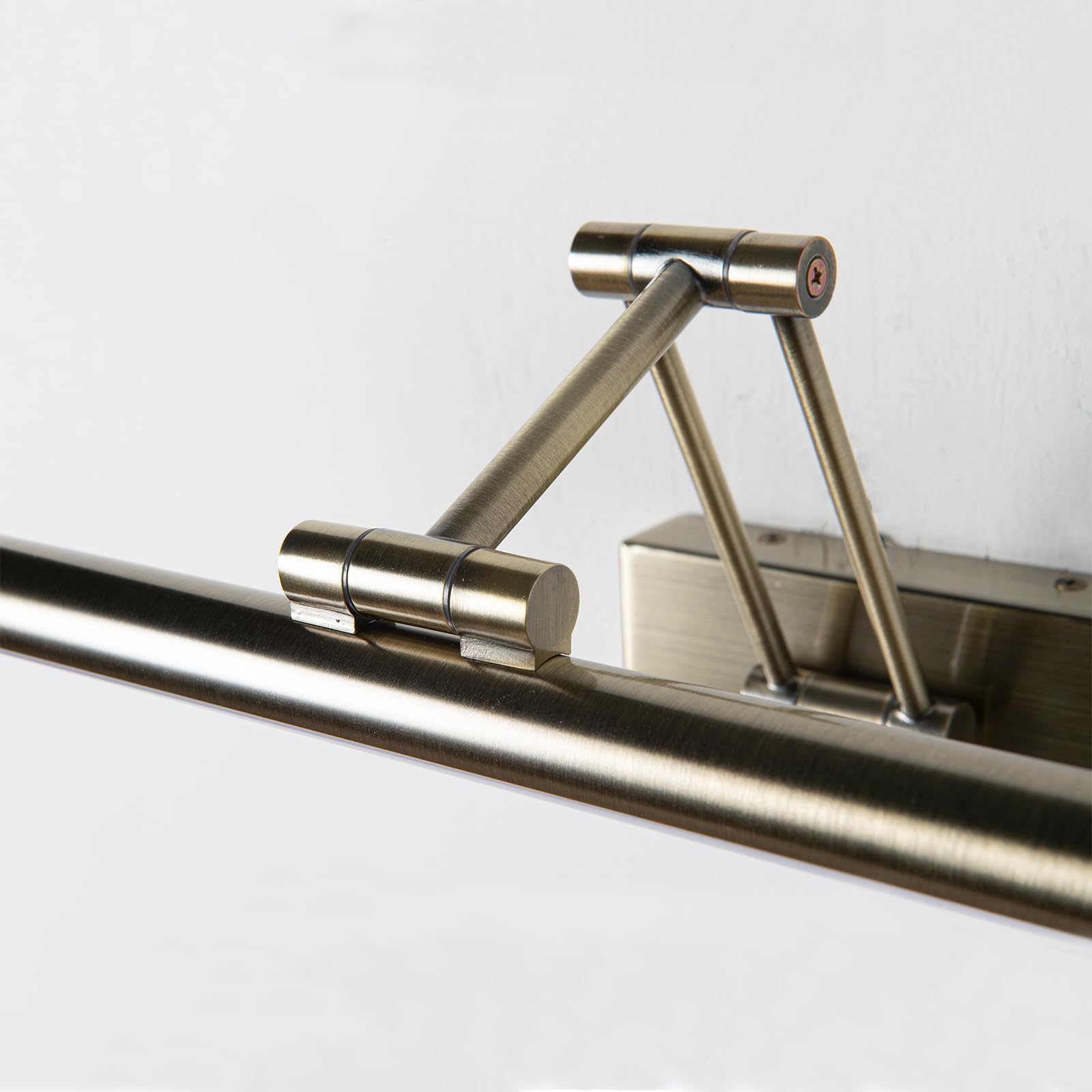 Alpinaluz Aplique LED para Cuadros 60 cm 12W en Aluminio Color Cobre Envejecido – Brazo Doble Articulado Orientable en 3 Ejes, Luz Cálida 2800K, Diseño Moderno Elegante para Iluminación Interior