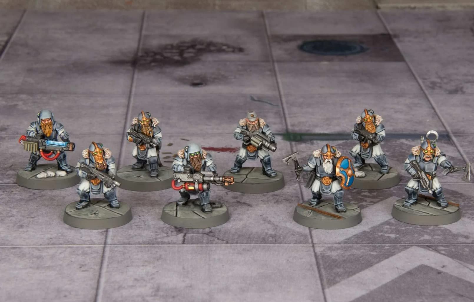 Wargames Atlantic Death Fields - Einherjar Infantería (24 figuras) de plástico duro multiparte (poliéster de alto impacto) figuras de 28 mm