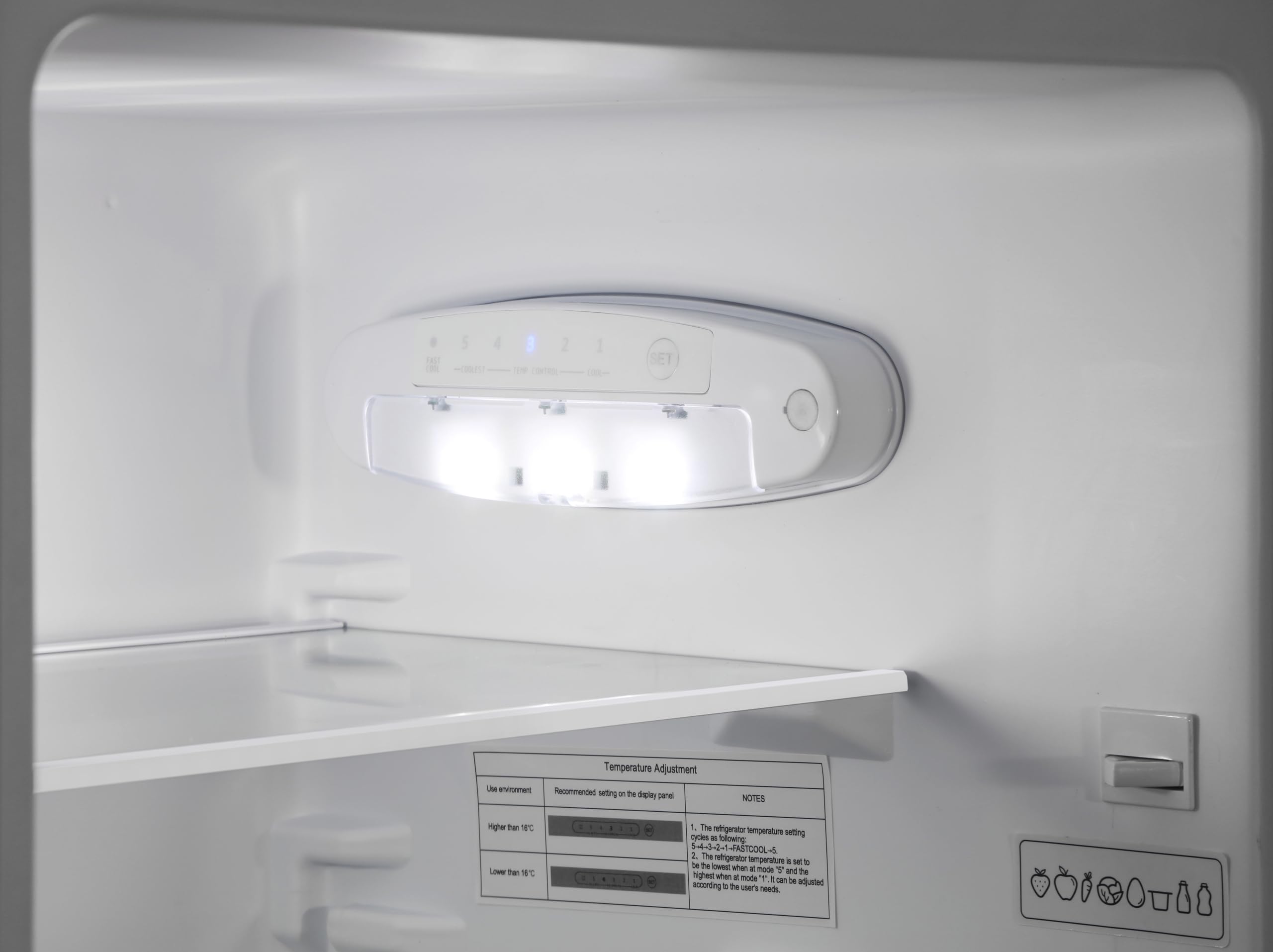 respekta Stand Kühl-Gefrierkombination / 157 L / **** Gefrierfach/Fast Cool Funktion/wechselbarer Türanschlag/LED / 144 cm hoch/C/Schwarz / KG144S-52
