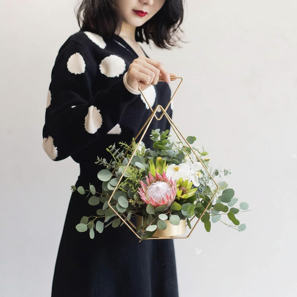 10 Pcs Portable Hanging Gold Vases for Centerpieces Wedding Metal Flower Stand Geometric Flower Girl Baskets for Wedding Centerpiece Tables Party Home Decor Trumpet Vase