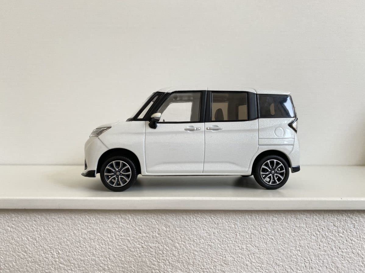 Amazon | タンク ミニカー トヨタ 1/30 カラーサンプル W24 パール