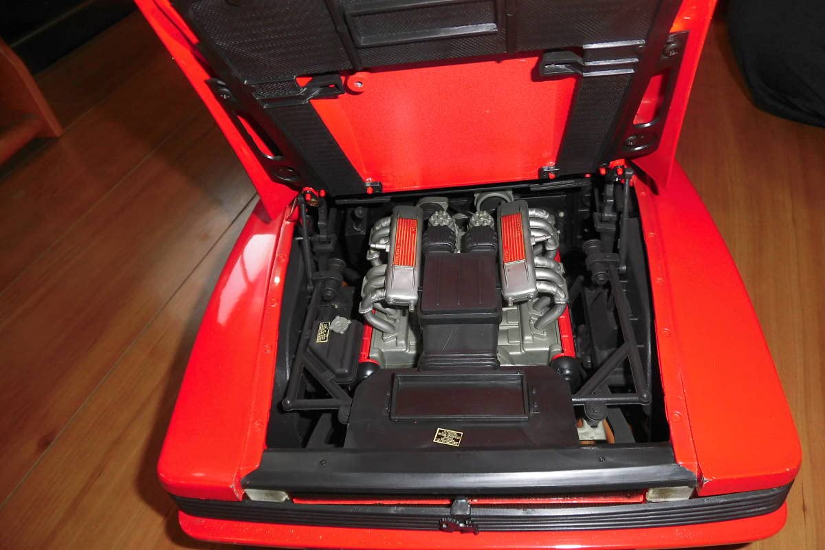 ポケール社（POCHER）1/8 フェラーリ テスタロッサ未組立品 1/8