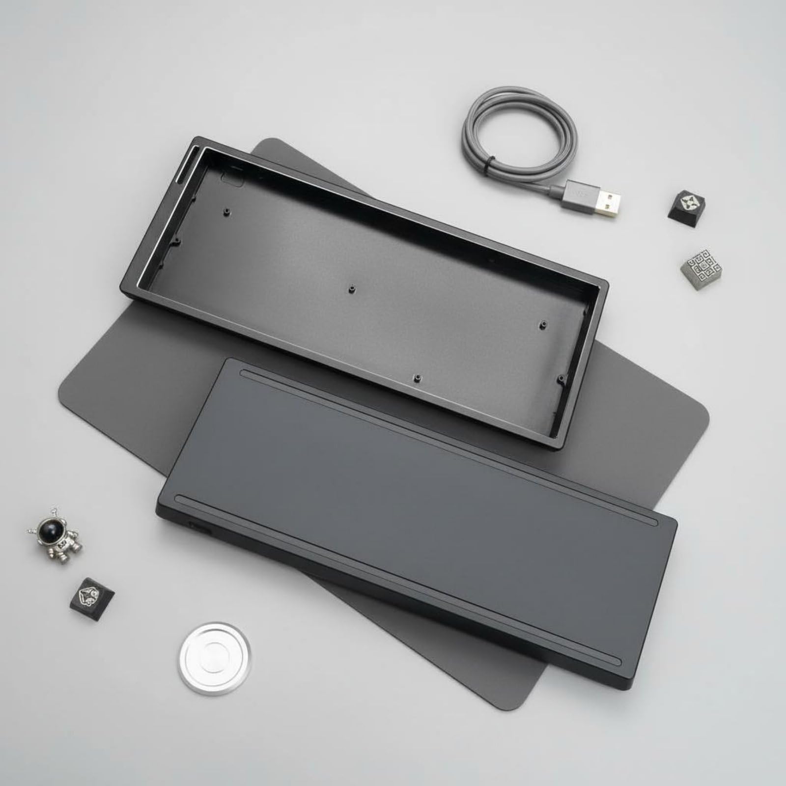 Aluminiowa obudowa obudowy klawiatury z otworami do montażu GH60 Ciężka obudowa z antypoślizgowymi podkładkami i precyzyjnymi śrubami dla łatwego montażu Nadaje się do niestandardowych
