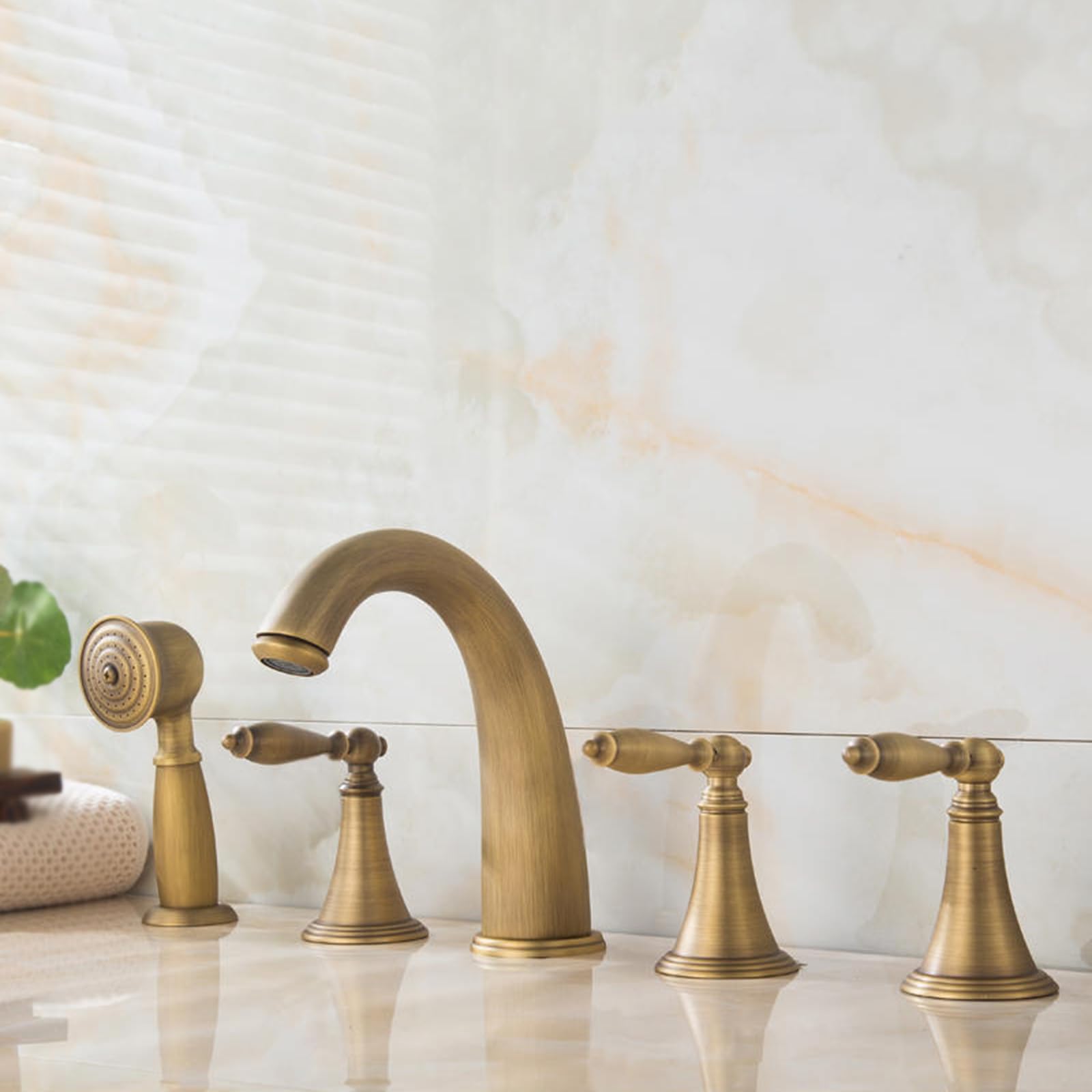 Robinet de bain encastrable à 5 trous pour des moments de détente absolue