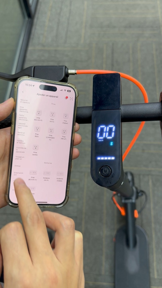 Trottinette électrique Adulte Pliable – Moteur 350 W, Batterie 36 V 7,8 Ah, Autonomie 30 Km, Antivol Par APP Et Pneus Increvables