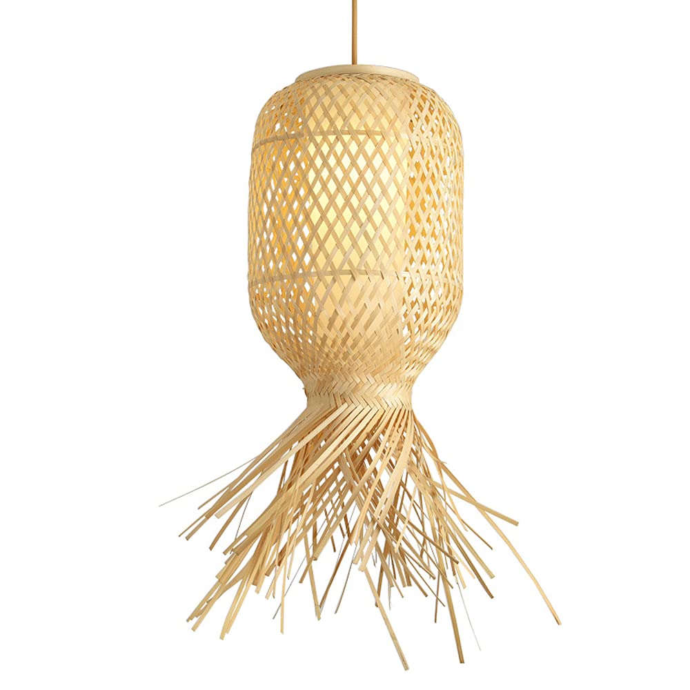 Lustre en bambou tressé pour illuminer vos dîners et sublimer le porche