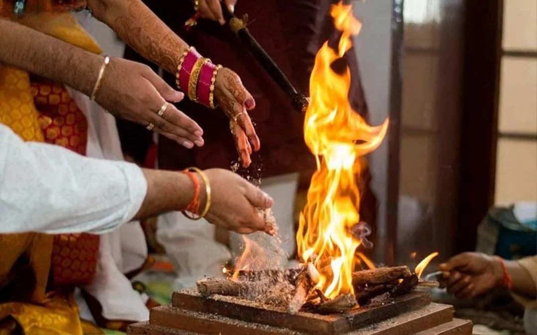 Zestaw Copper Havan Kund Mini Pyramid Agnihotra akcesoria do hinduskiej pooji miniaturowa piramida hinduskie rytuały ślubne miedziana piramida Havan Samagri do Hawan