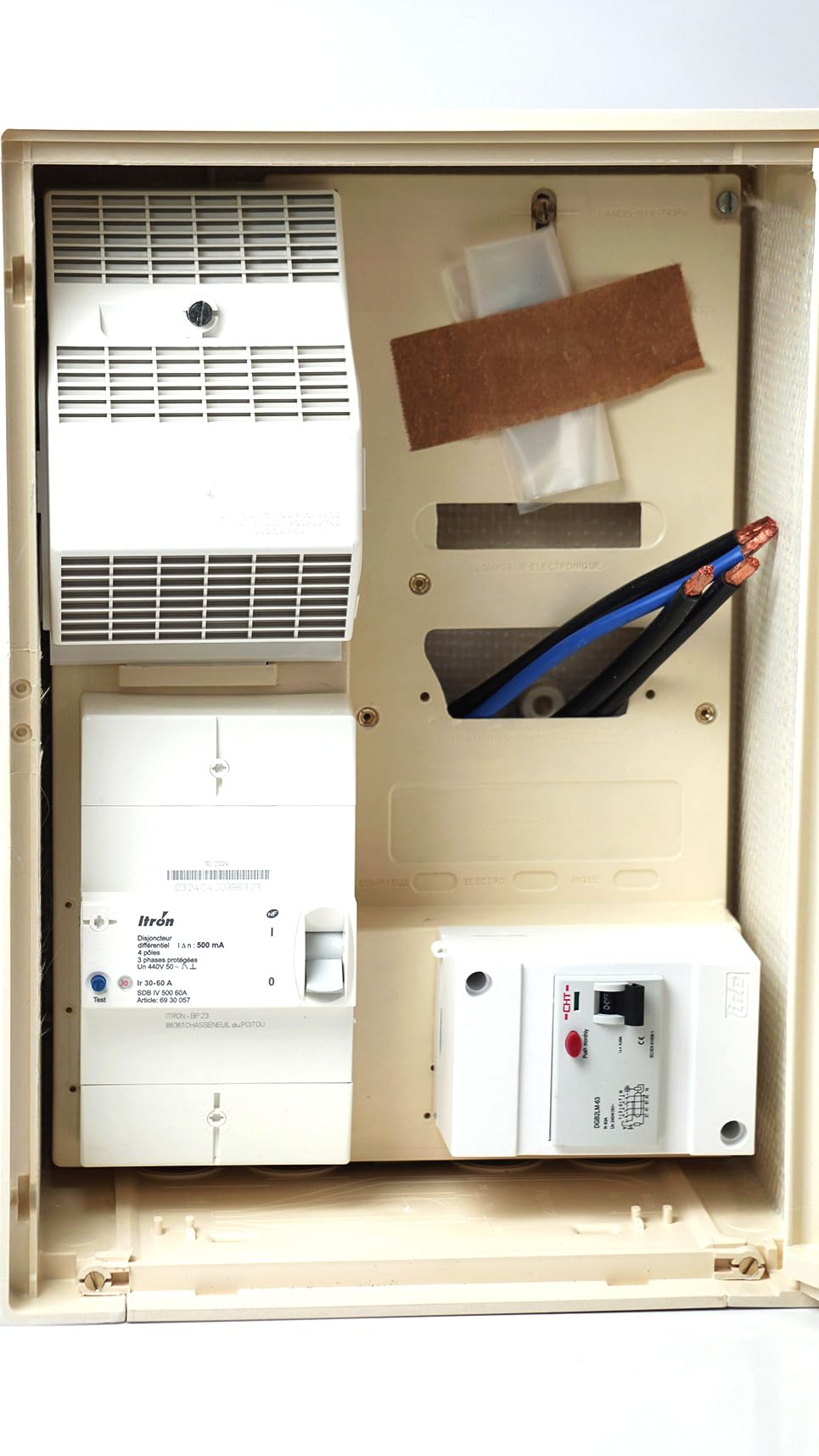 Caja contador de obra trifásica 30/60A 18/36 KVA