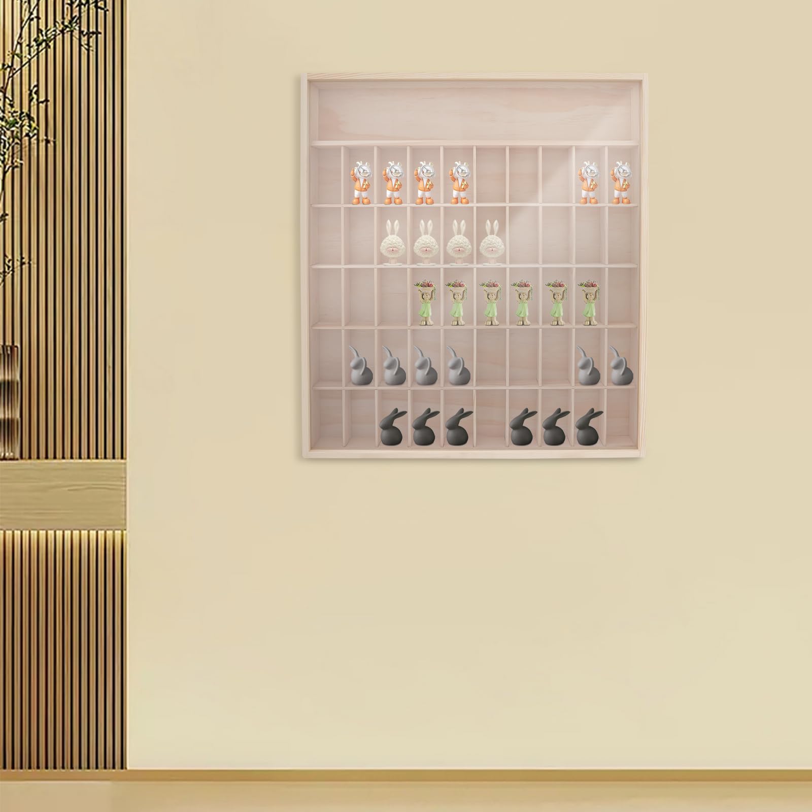 Vitrine Wandmontage 50 Fächer, Hängevitrine aus Kiefernholz mit Acryl-Abdeckung, Sammlervitrine für Sammelfiguren Miniaturpuppen Vinyl-Figuren zur Ausstellung in Wohnzimmer Büro