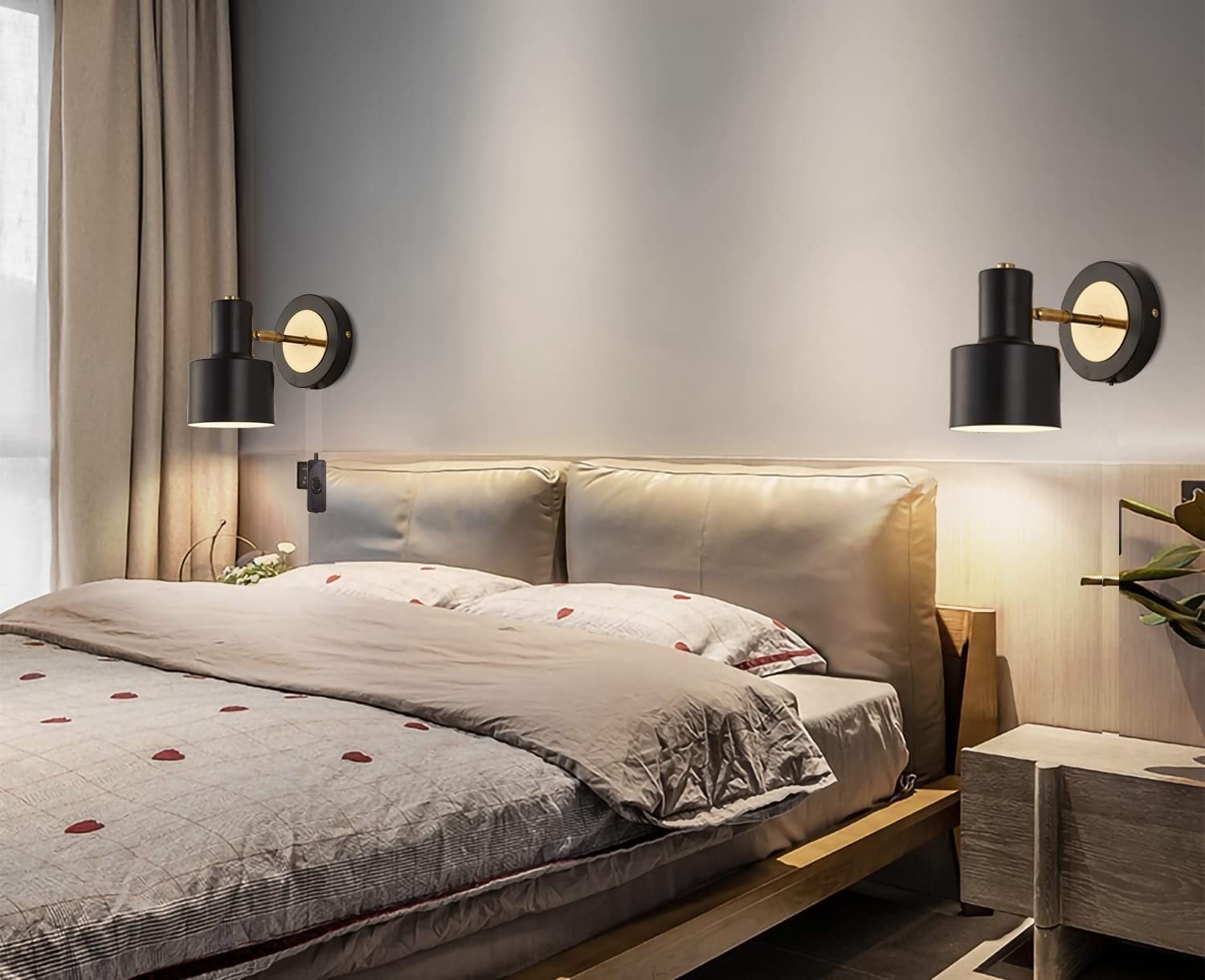 Juego de 2 apliques de pared regulables con brazo oscilante LED con control remoto, diseño sin cable, iluminación decorativa de latón para dormitorio y baño
